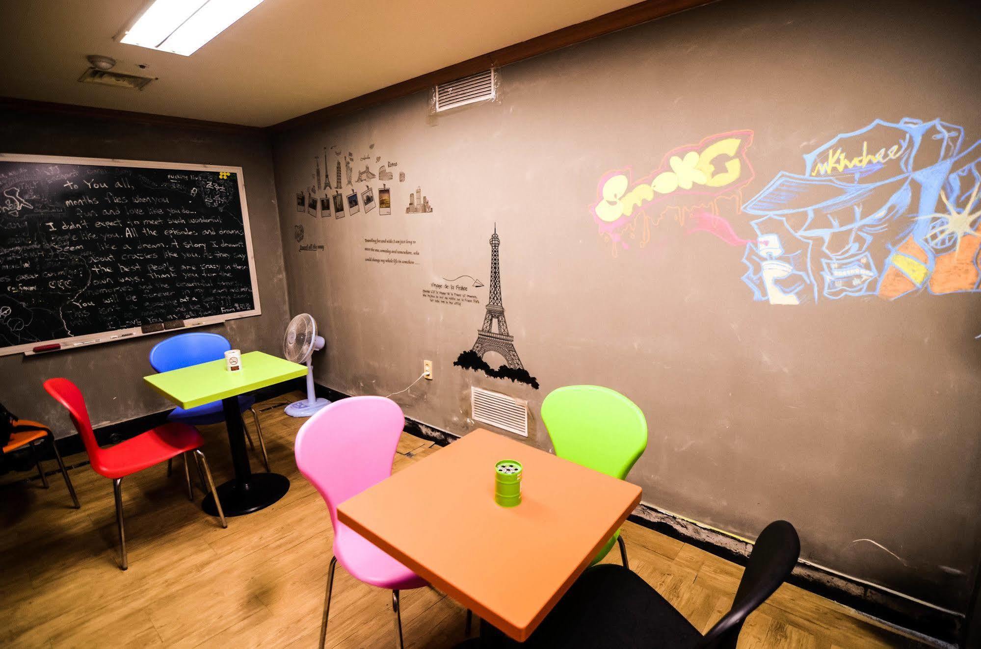 キムチ シンチョン 2 ゲストハウス ソウル特別市 エクステリア 写真